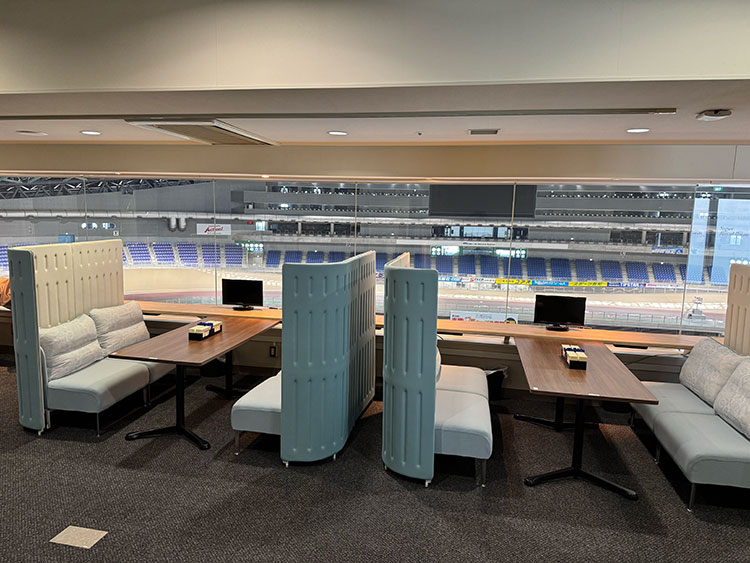 スーパーロイヤル席